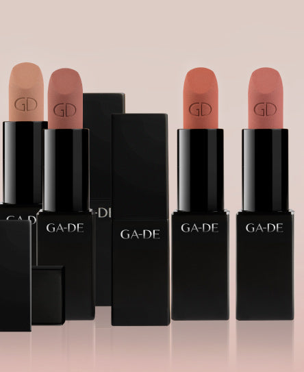 שפתון VELVETEEN MATTE #764 בגוון ניוד לאטה | GA-DE