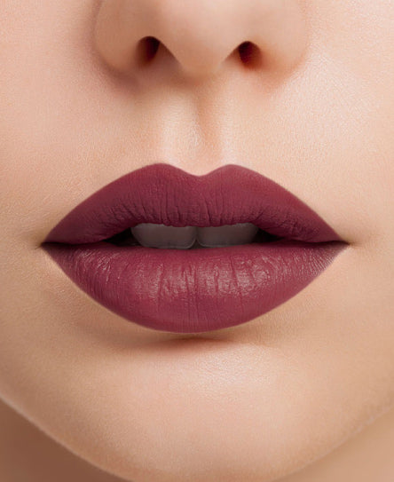שפתון VELVETEEN MATTE #757 בגוון סגול עמוק | GA-DE